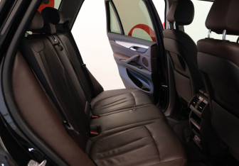 Подержанный автомобиль BMW X5 2017 года (17 фото)