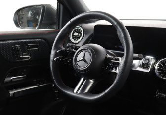 Подержанный автомобиль Mercedes-Benz GLB 2024 года (15 фото)