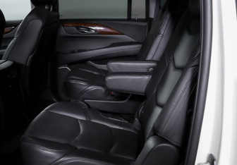 Подержанный автомобиль Cadillac Escalade Suv 2015 года (10 фото)