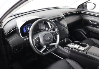 Подержанный автомобиль Hyundai Tucson 2023 года (9 фото)