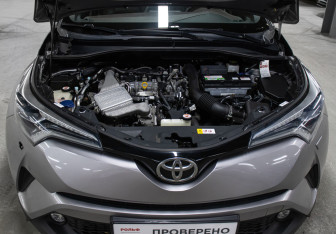 Подержанный автомобиль Toyota C-HR 2019 года (9 фото)