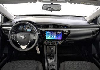 Подержанный автомобиль Toyota Corolla Sedan 2013 года (14 фото)