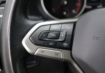 Подержанный автомобиль Volkswagen Tiguan 2021 года (15 фото)