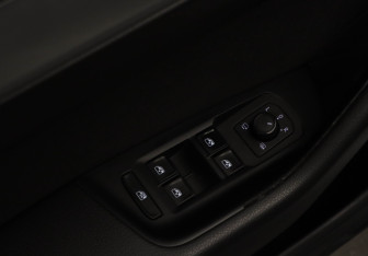 Подержанный автомобиль Volkswagen Passat Sedan 2015 года (16 фото)