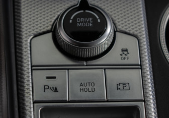 Подержанный автомобиль Genesis G70 2021 года (15 фото)