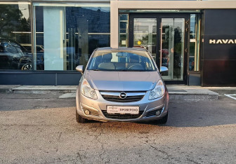 Подержанный автомобиль Opel Corsa 2010 года (2 фото)