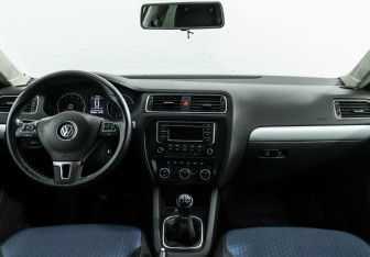 Подержанный автомобиль Volkswagen Jetta Sedan 2013 года (6 фото)