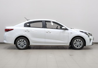 Подержанный автомобиль Kia Rio Sedan 2021 года (4 фото)