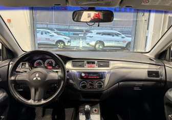 Подержанный автомобиль Mitsubishi Lancer Sedan 2007 года (10 фото)