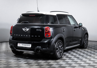 Подержанный автомобиль MINI Countryman 2016 года (5 фото)