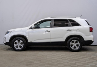 Подержанный автомобиль Kia Sorento 2018 года (8 фото)