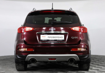 Подержанный автомобиль Infiniti QX50 2016 года (6 фото)