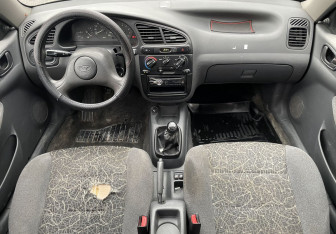 Подержанный автомобиль Daewoo Lanos Sedan 2005 года (10 фото)