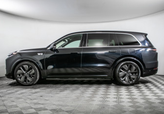 Подержанный автомобиль LiXiang L9 2023 года (8 фото)