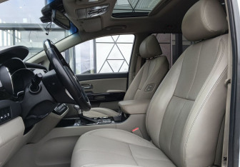 Подержанный автомобиль Kia Carnival 2018 года (22 фото)