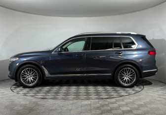 Подержанный автомобиль BMW X7 2020 года (5 фото)