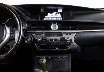 Подержанный автомобиль Lexus ES 2014 года (14 фото)