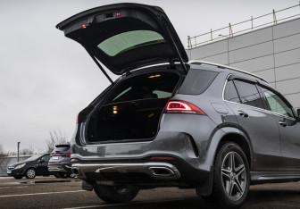 Подержанный автомобиль Mercedes-Benz GLE 2021 года (19 фото)