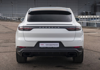 Подержанный автомобиль Porsche Cayenne 2019 года (6 фото)