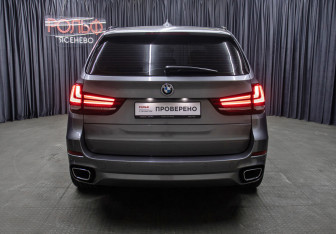 Подержанный автомобиль BMW X5 2016 года (6 фото)