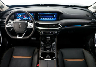 Подержанный автомобиль FAW Bestune T77 2022 года (6 фото)