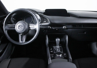 Подержанный автомобиль Mazda 3 Hatchback 2019 года (8 фото)