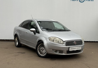 Подержанный автомобиль Fiat Linea 2011 года (3 фото)