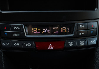 Подержанный автомобиль Subaru Outback Wagon 2014 года (15 фото)