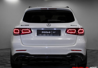 Подержанный автомобиль Mercedes-Benz GLC Coupe 2020 года (29 фото)