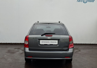 Подержанный автомобиль Chevrolet Lacetti Wagon 2010 года (6 фото)