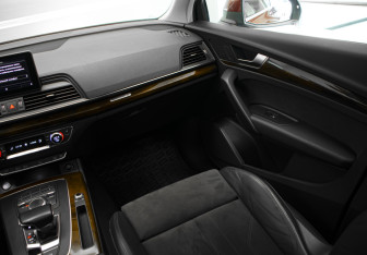 Подержанный автомобиль Audi Q5 2017 года (27 фото)
