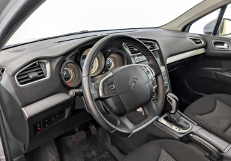 Подержанный автомобиль Citroen C4 Sedan 2020 года (16 фото)