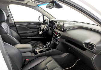 Подержанный автомобиль Hyundai Santa Fe 2019 года (11 фото)