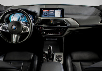 Подержанный автомобиль BMW X4 2018 года (11 фото)