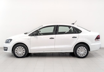 Подержанный автомобиль Volkswagen Polo Sedan 2019 года (8 фото)