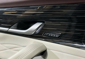 Подержанный автомобиль Geely Monjaro 2022 года (14 фото)