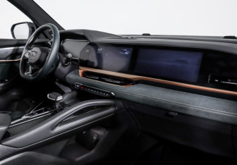 Подержанный автомобиль Geely Monjaro 2023 года (9 фото)