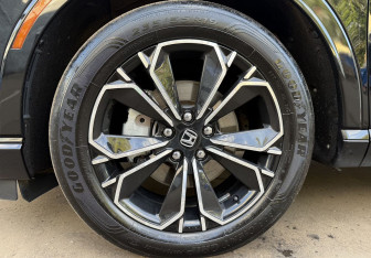 Подержанный автомобиль Honda CR-V 2024 года (9 фото)