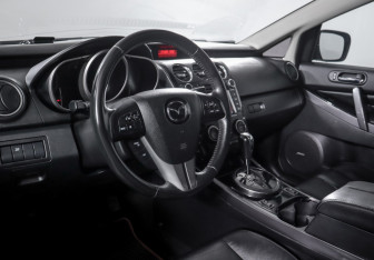 Подержанный автомобиль Mazda CX-7 2011 года (14 фото)