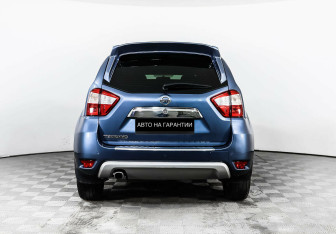 Подержанный автомобиль Nissan Terrano 2015 года (4 фото)