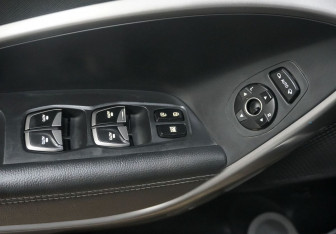 Подержанный автомобиль Hyundai Santa Fe 2015 года (12 фото)