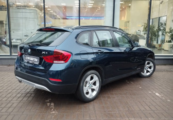 Подержанный автомобиль BMW X1 2012 года (8 фото)