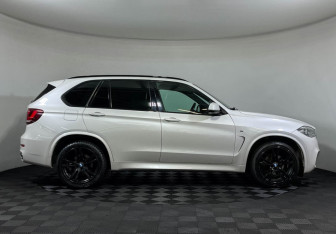 Подержанный автомобиль BMW X5 2017 года (6 фото)