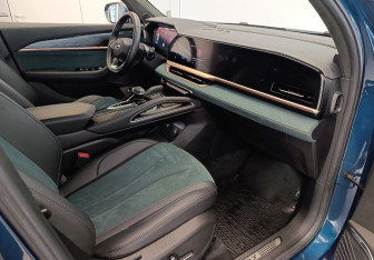 Подержанный автомобиль Geely Monjaro 2023 года (7 фото)