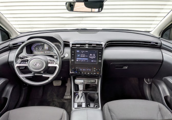 Подержанный автомобиль Hyundai Tucson 2021 года (14 фото)