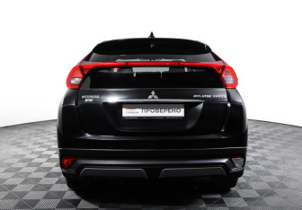 Подержанный автомобиль Mitsubishi Eclipse Cross 2018 года (6 фото)