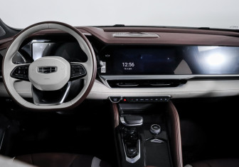 Подержанный автомобиль Geely Monjaro 2023 года (12 фото)