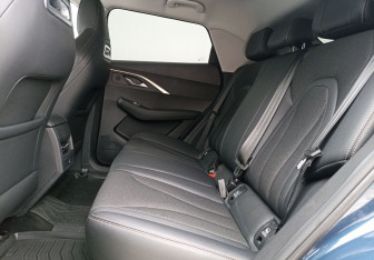 Подержанный автомобиль Omoda C5 2024 года (11 фото)