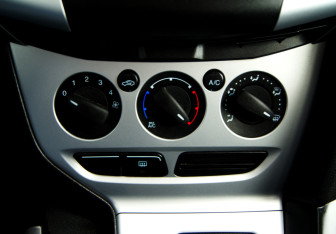 Подержанный автомобиль Ford Focus Sedan 2012 года (6 фото)