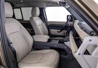 Подержанный автомобиль Land Rover Defender Suv 2021 года (24 фото)